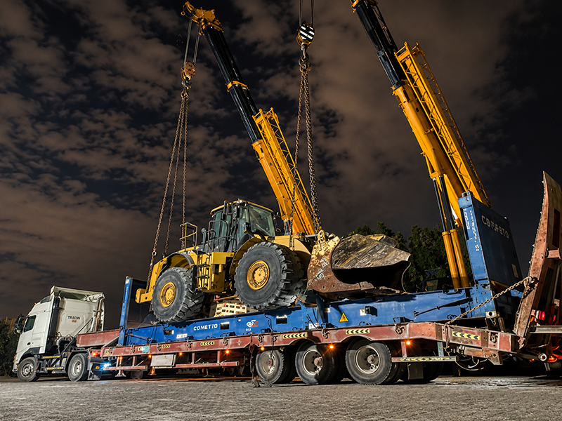 Heavy Cargo Lifting